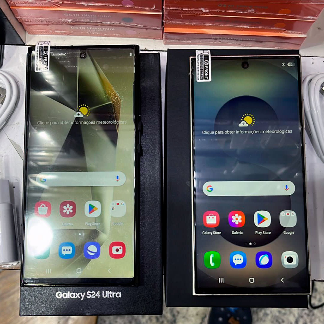 S24 Ultra Goophone — Display ativo lado a lado Dois smartphones S24 Ultra Goophone lado a lado com a tela ligada.